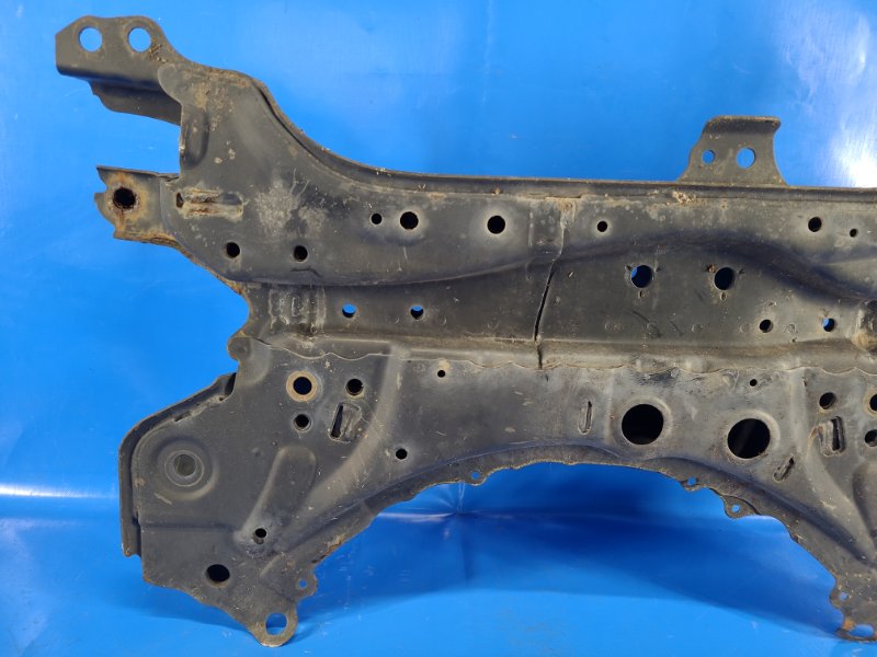 Балка передней подвески PRIUS PLUS 11-14