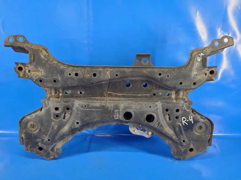 Балка передней подвески TOYOTA RAV4 05-12 5120142071 Б/У