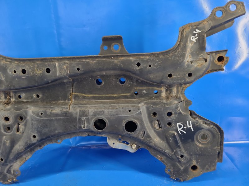 Балка передней подвески TOYOTA RAV4 05-12