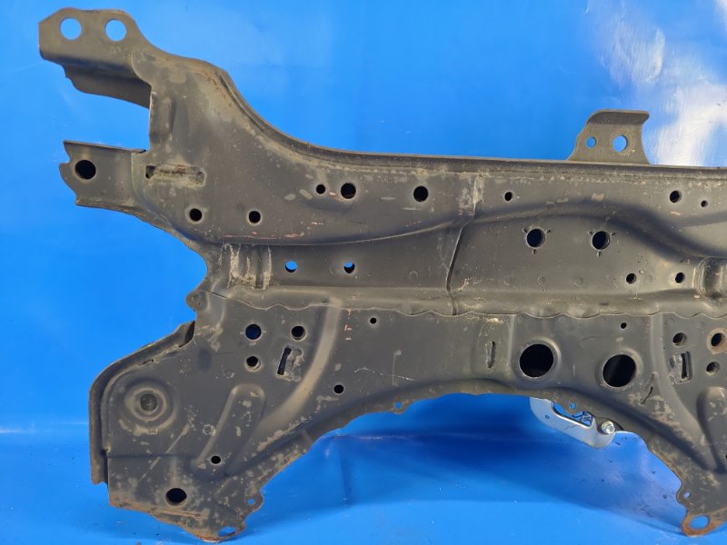 Балка передней подвески RAV4 05-12