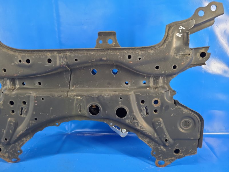 Балка передней подвески TOYOTA RAV4 05-12