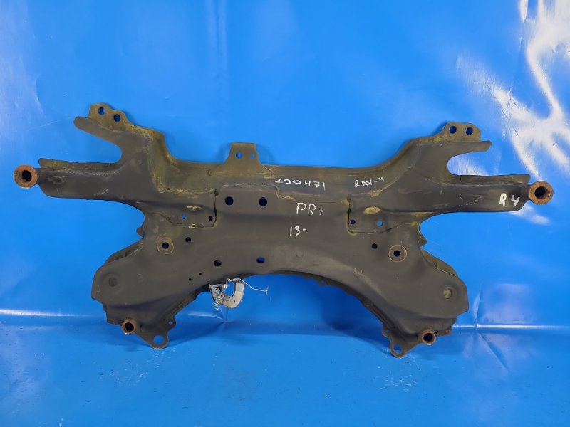 Балка передней подвески RAV4 05-12