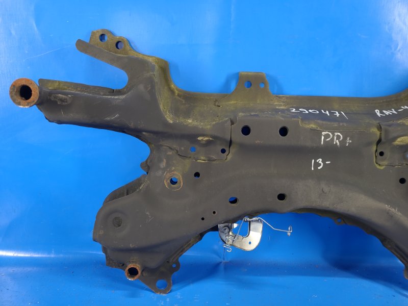 Балка передней подвески RAV4 05-12