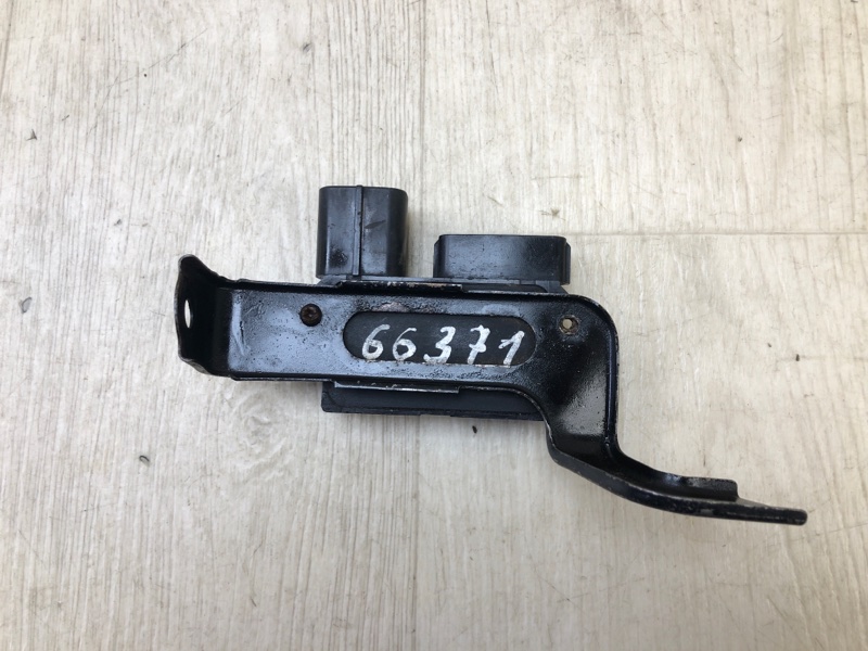 Блок управления вентилятором радиатора LEXUS GX470 02-09