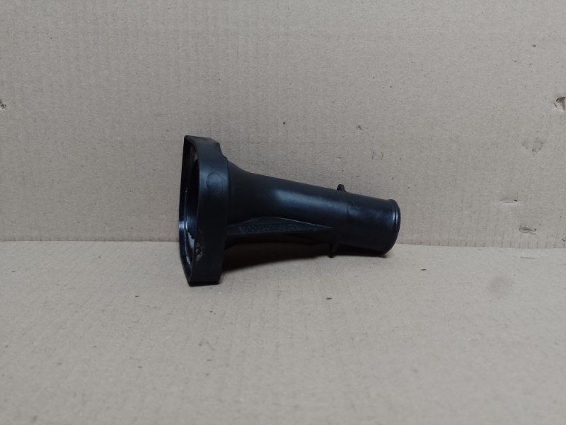 Крышка термостата TOYOTA CAMRY 30 02-06 16321-0H010 Б/У