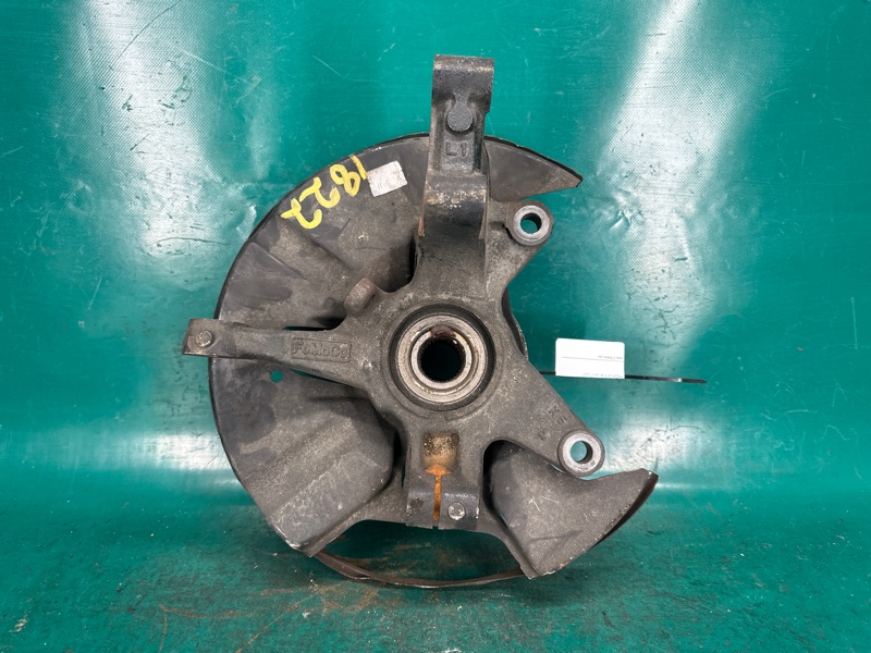 Запчасть кулак поворотный передний левый MAZDA CX-9 06-16 2007 3.7 L206-33-030A Б/У Кулак поворотный передний левый MAZDA CX-9 06-16 2007 3.7 L206-33-030A Б/У