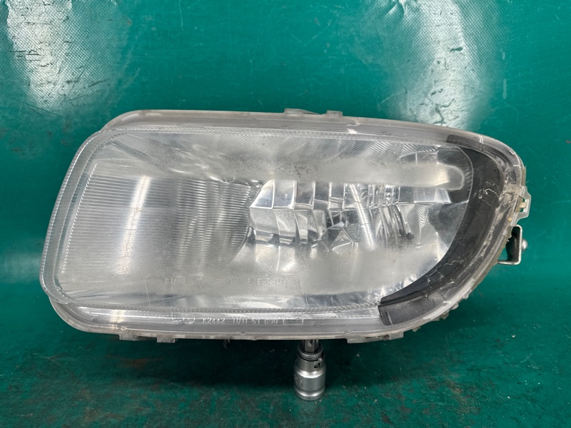 Запчасть противотуманная фара левая MAZDA CX-9 06-16 2007 3.7 TD11-51-690A Б/У Противотуманная фара левая MAZDA CX-9 06-16 2007 3.7 TD11-51-690A Б/У
