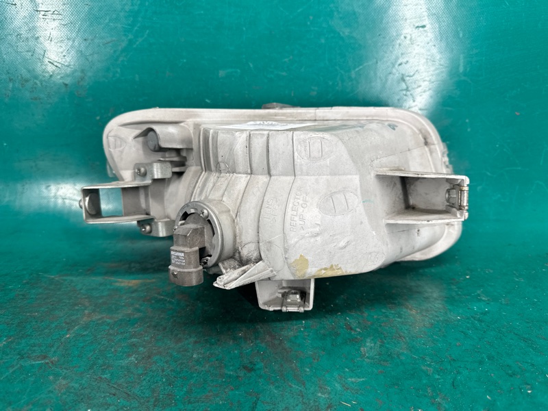 Противотуманная фара левая CX-9 06-16 2007 3.7 Противотуманная фара левая CX-9 06-16 2007 3.7