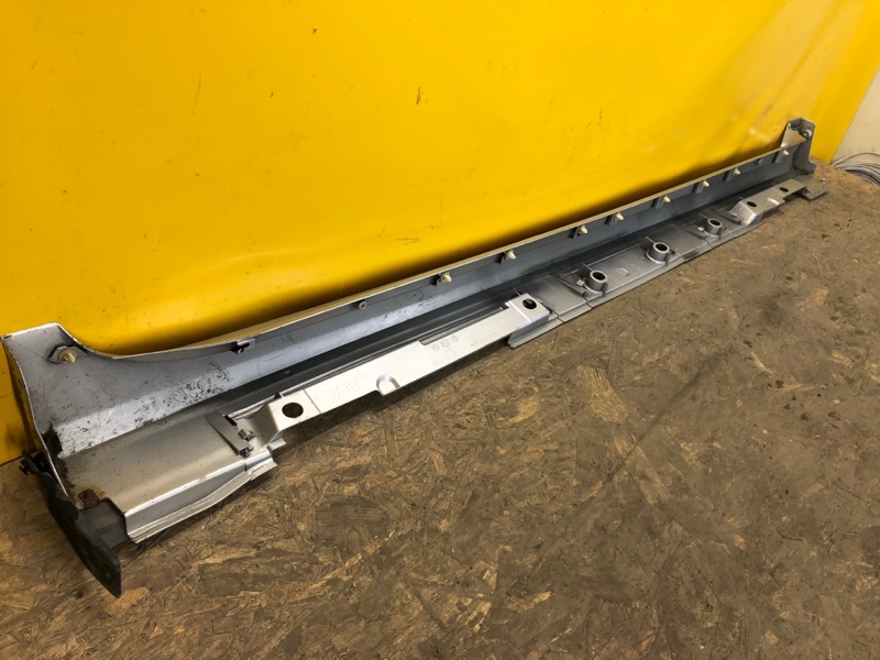 Накладка порога наружная левая TOYOTA PRIUS PLUS 11-14