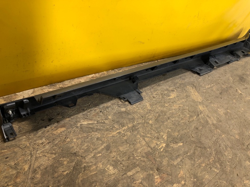 Накладка порога наружная правая TOYOTA CAMRY 70 17- Накладка порога наружная правая TOYOTA CAMRY 70 17-