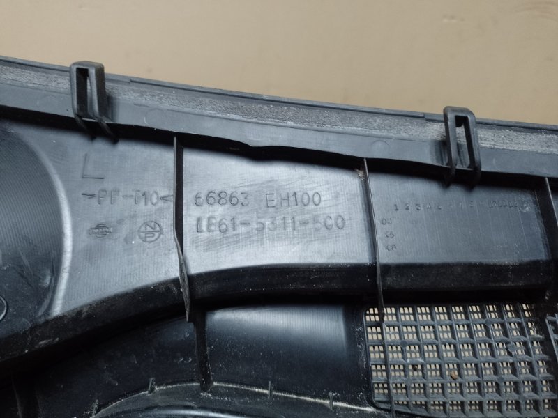 Пластик под лобовое стекло / Жабо левый INFINITI M35/M45 04-10