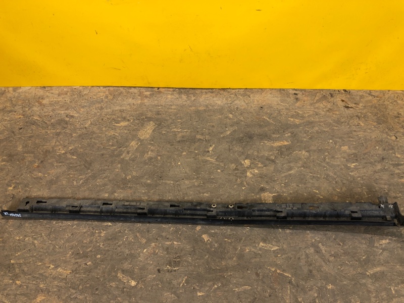 Накладка порога наружная левая MAZDA CX-7 06-12 EG2151P50 Б/У