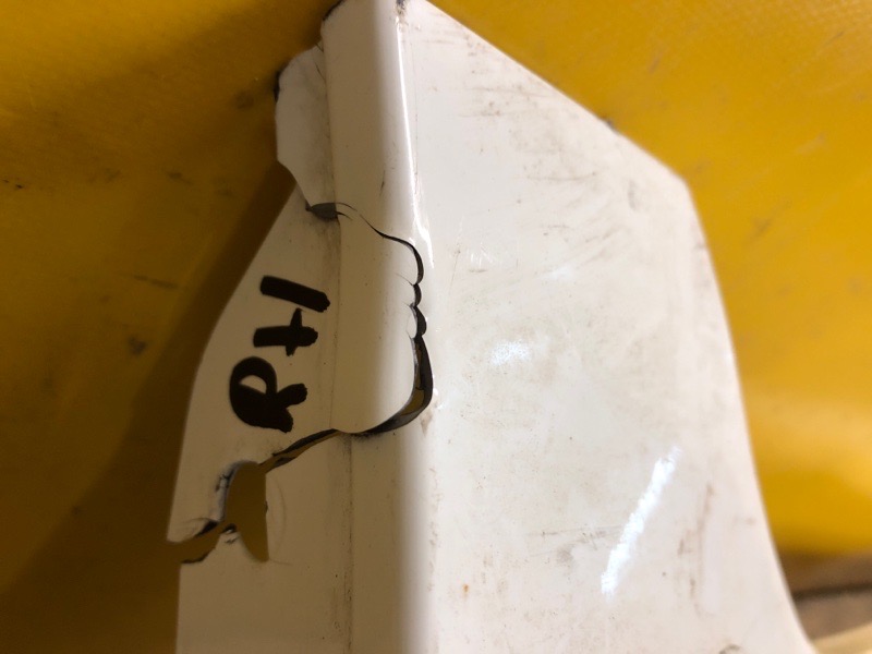 Накладка порога наружная правая LEAF 18-