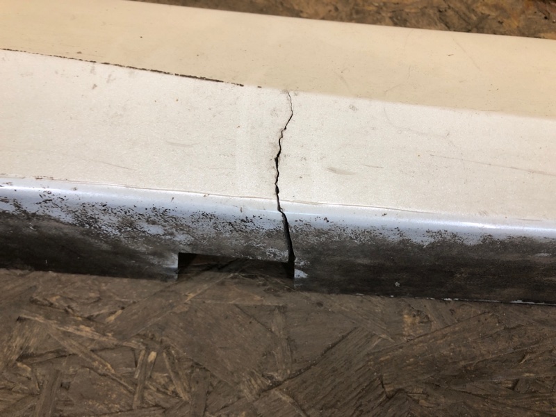 Накладка порога наружная правая LEAF 18-