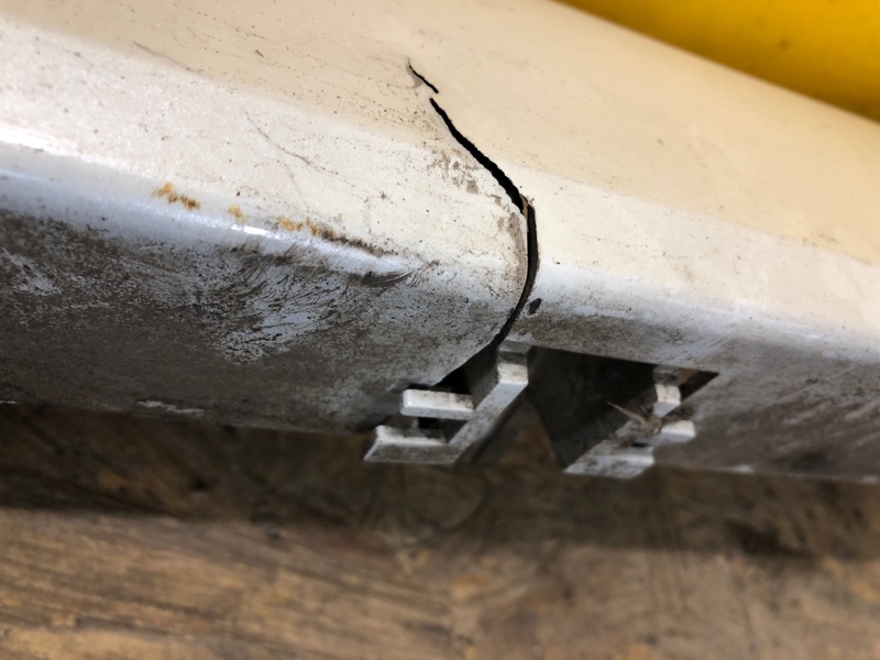 Накладка порога наружная правая LEAF 18-