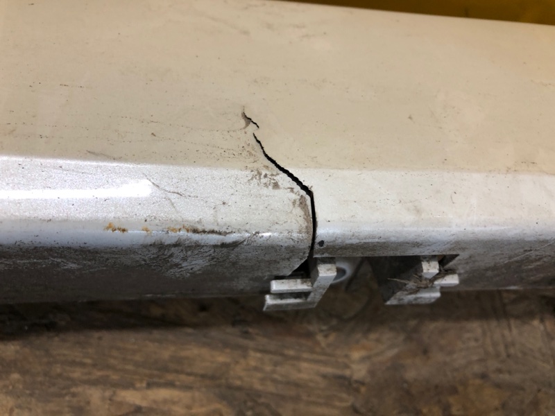 Накладка порога наружная правая LEAF 18-