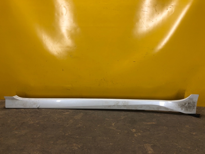 Накладка порога наружная левая NISSAN LEAF 18- 76851-6WL2C Б/У