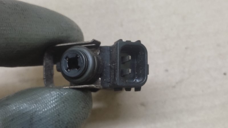 Форсунка топливная CIVIC ES 00-05