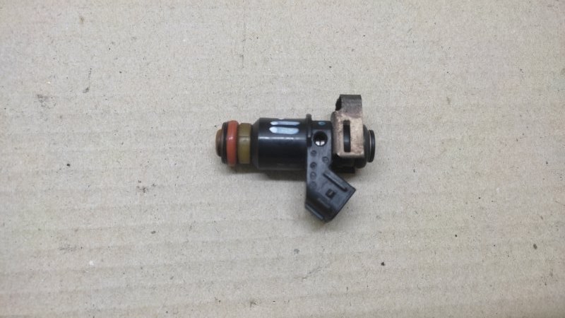 Форсунка топливная CIVIC ES 00-05