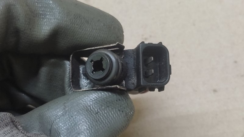 Форсунка топливная CIVIC ES 00-05