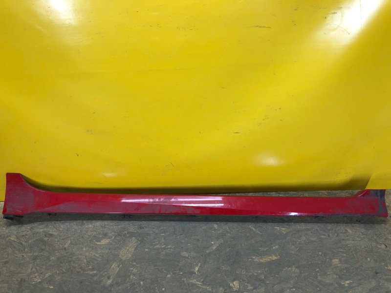 Накладка порога наружная правая NISSAN LEAF 18- 76850-6WL2C Б/У