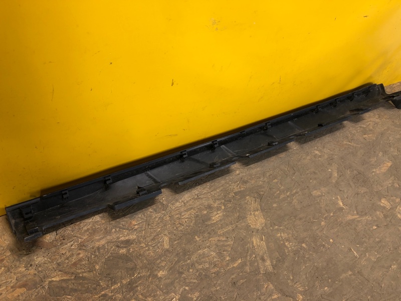 Накладка порога наружная правая HYUNDAI KONA OS 17-23