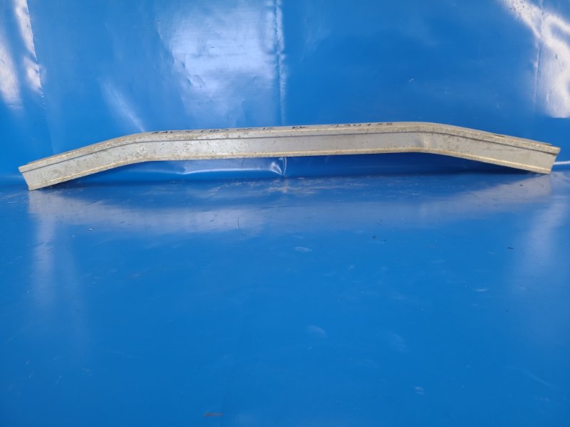 Усилитель заднего бампера RAV4 05-12