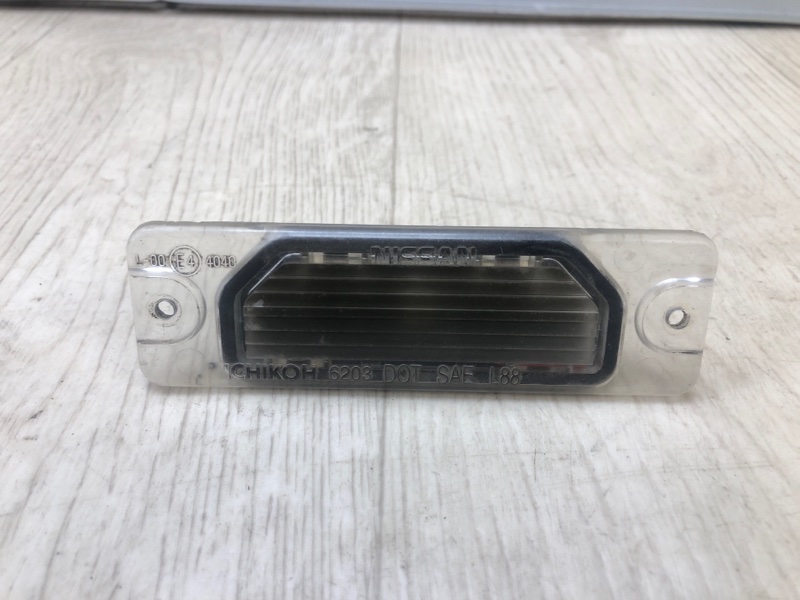 Подсветка номера INFINITI I35 00-04 265103J100 Б/У