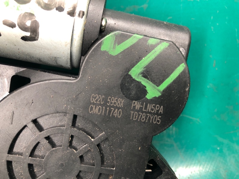 Моторчик стеклоподъемника задний левый MAZDA CX-9 06-16 3.7