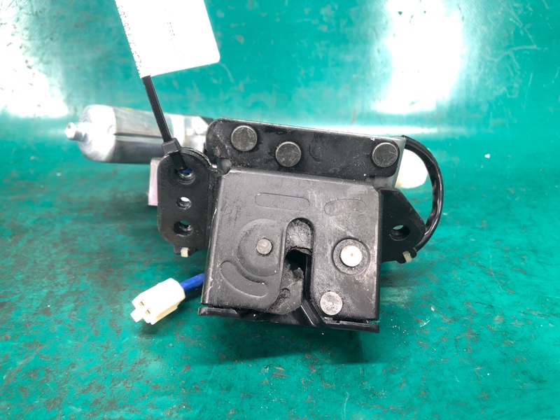 Замок крышки багажника CX-9 06-16 2007 3.7