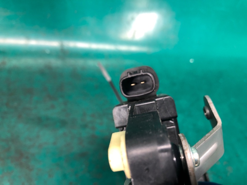 Замок крышки багажника CX-9 06-16 2007 3.7