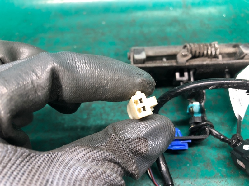 Ручка двери багажника CX-9 06-16 2007 3.7