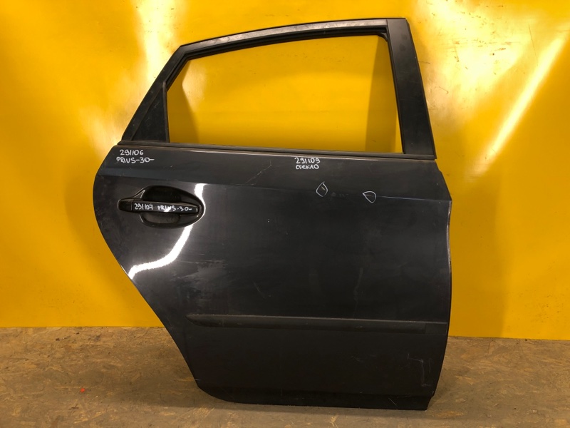 Дверь задняя правая TOYOTA PRIUS - 30 09-17 67003-47070 Б/У