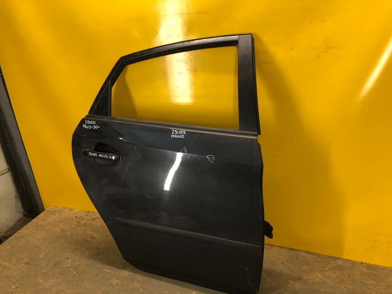 Дверь задняя правая PRIUS - 30 09-17
