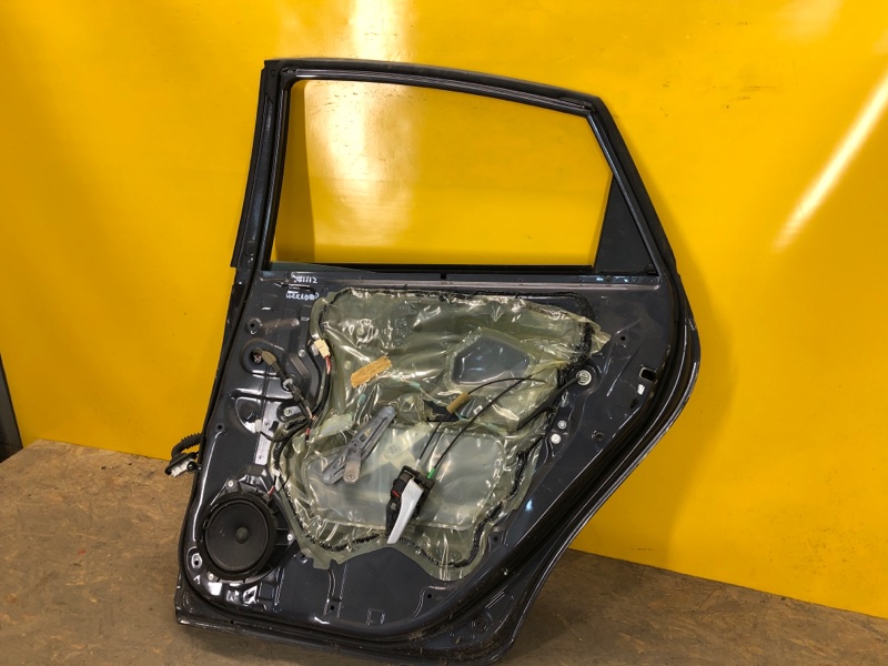 Дверь задняя правая PRIUS - 30 09-17