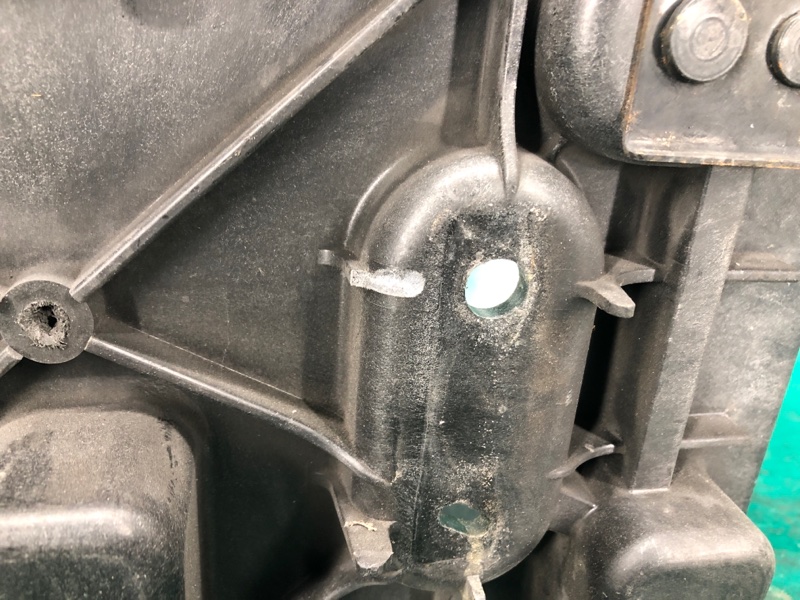 Полка аккумулятора CX-9 06-16 2007 3.7