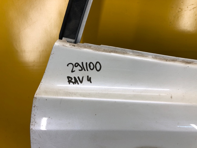 Дверь задняя правая RAV4 13-19