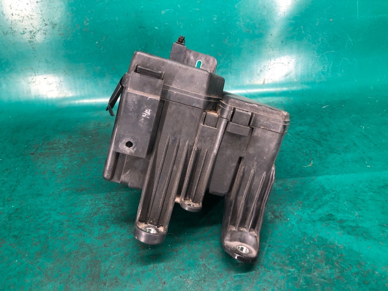 Блок предохранителей моторный отсек CX-9 06-16 2007 3.7 Блок предохранителей моторный отсек CX-9 06-16 2007 3.7