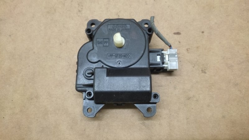 Моторчик заслонки печки TOYOTA RAV4 05-12