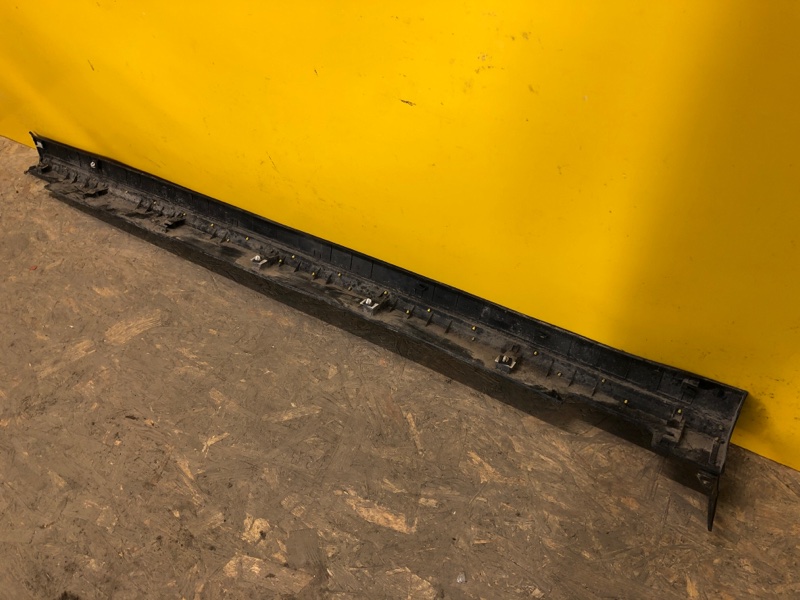 Накладка порога наружная левая SANTA FE (TM) 18-23