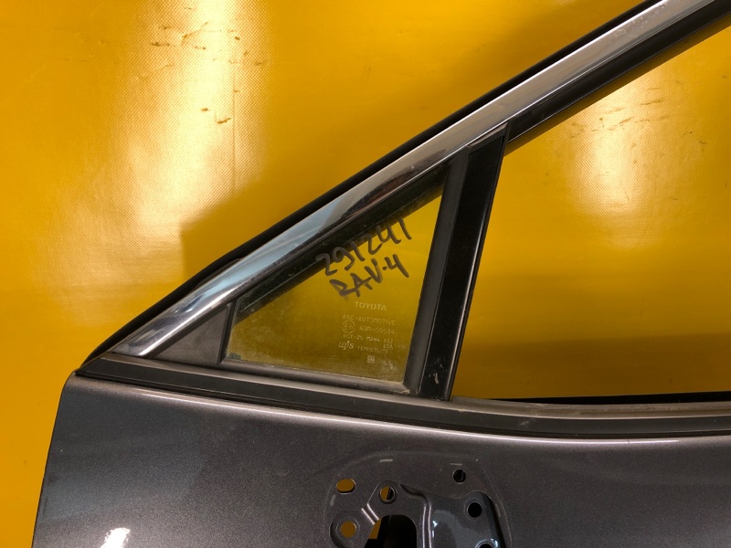 Запчасть стекло двери глухое переднее левое TOYOTA RAV4 18- 68126-42020 Б/У Стекло двери глухое переднее левое TOYOTA RAV4 18- 68126-42020 Б/У