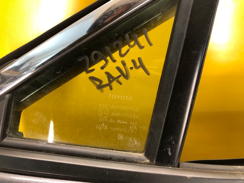 Стекло двери глухое переднее левое RAV4 18- Стекло двери глухое переднее левое RAV4 18-