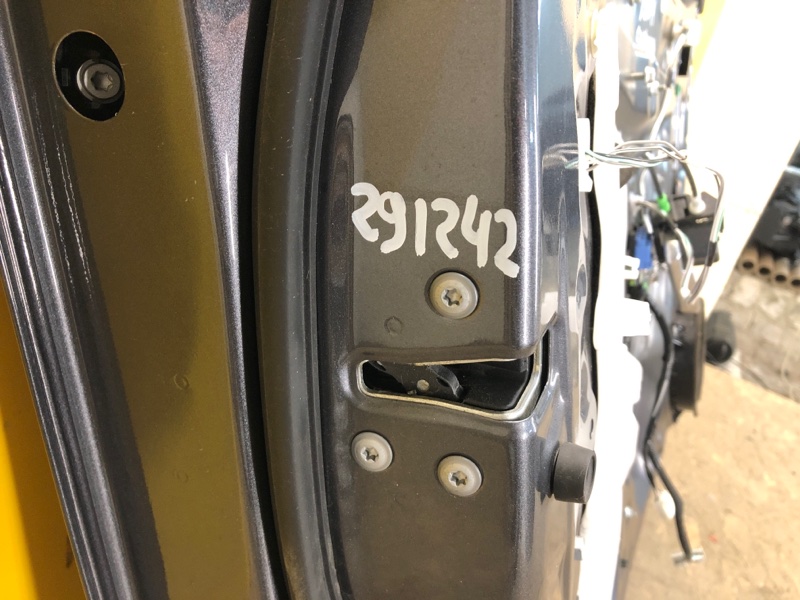 Запчасть замок двери передний левый TOYOTA RAV4 18- 69040-53140 Б/У Замок двери передний левый TOYOTA RAV4 18- 69040-53140 Б/У