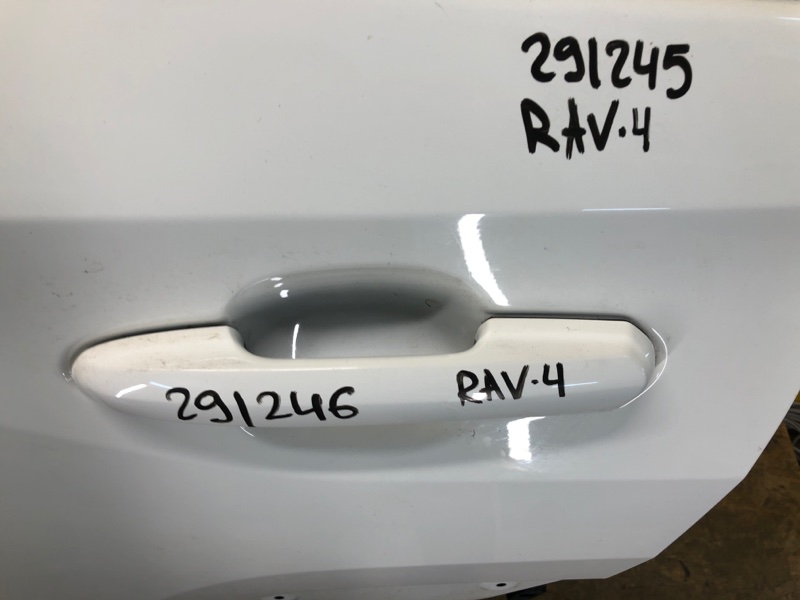 Ручка двери наружная задняя левая RAV4 18- Ручка двери наружная задняя левая RAV4 18-
