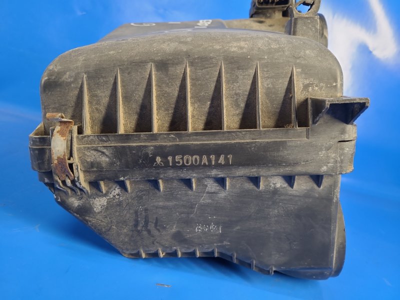 Корпус воздушного фильтра MITSUBISHI PAJERO 06-21