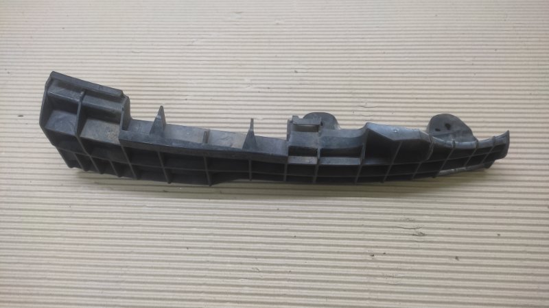 Запчасть кронштейн переднего бампера передний правый LEXUS GS350 GS300 05-11 2008 Седан 3.5 2GR-FSE 52115-30130 Б/У Кронштейн переднего бампера передний правый LEXUS GS350 GS300 05-11 2008 Седан 3.5 2GR-FSE 52115-30130 Б/У