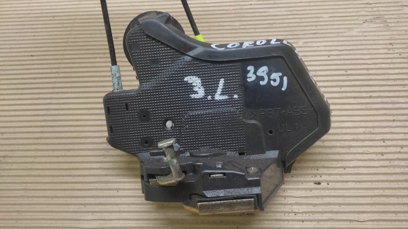 Замок двери задний левый TOYOTA COROLLA 120 00-07 ZZE130L 1.8L 1ZZ-FE