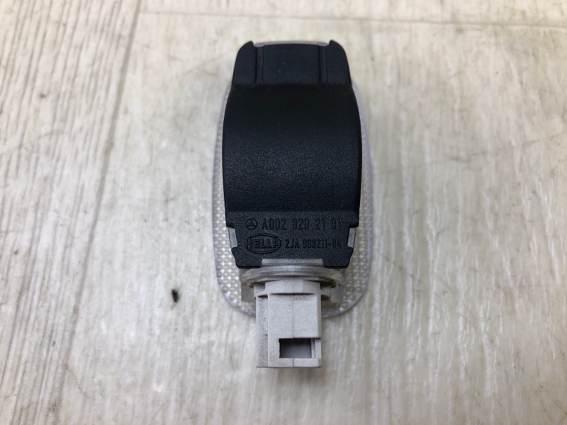 Плафон салона QX30 16-20 2016 Внедорожник 2.0 20PET