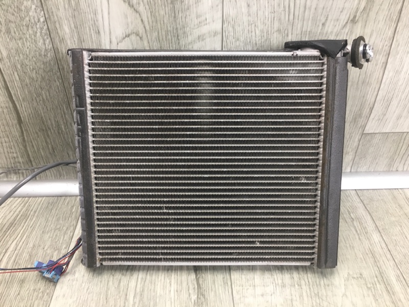 Испаритель кондиционера LEXUS CT200 11-17 Хетчбек 1.8 Испаритель кондиционера LEXUS CT200 11-17 Хетчбек 1.8