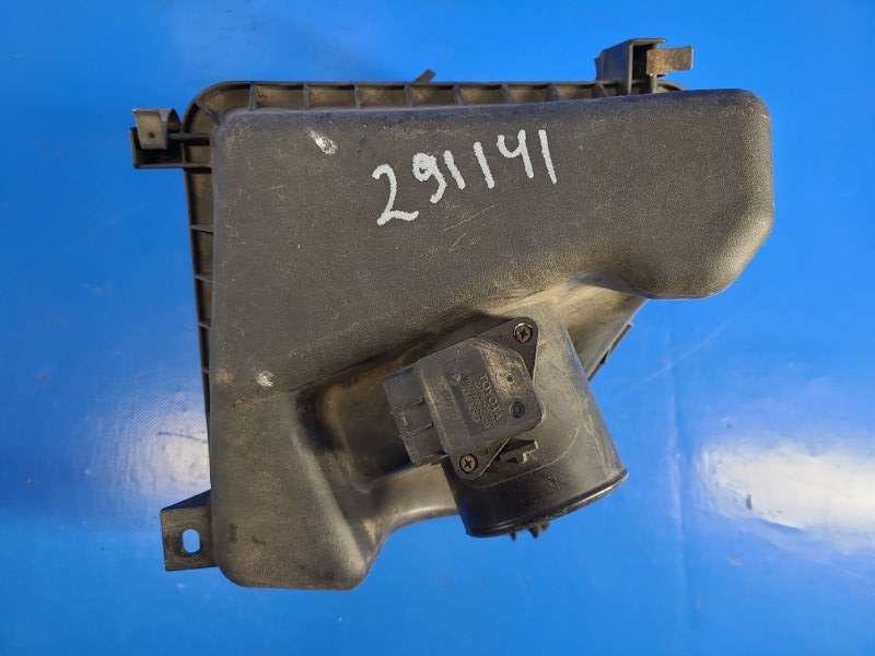 Корпус воздушного фильтра TOYOTA AURIS 13-18 17701-0R020 Б/У